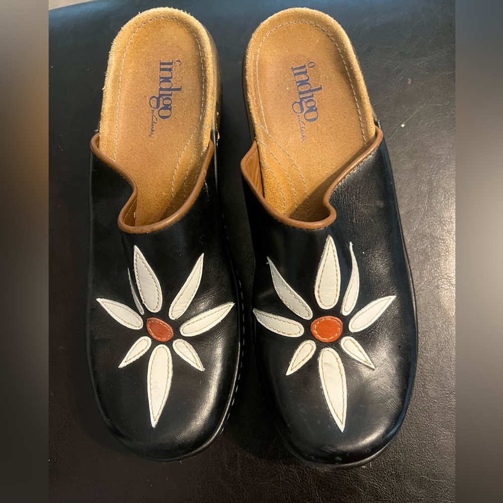 Indigo by Clark’s clogs
